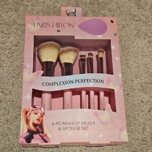 Paris Hilton Pink and Gold Makeup Brush Set